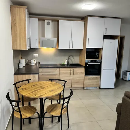 Pri Tichom Lese Rabca