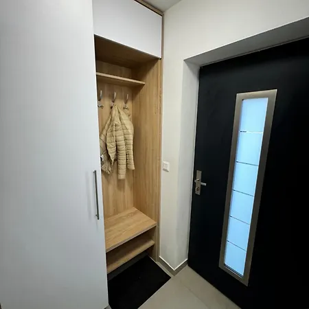 Pri Tichom Lese Rabca