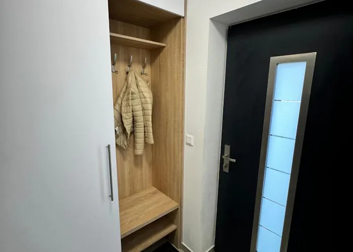 Pri Tichom Lese Rabca